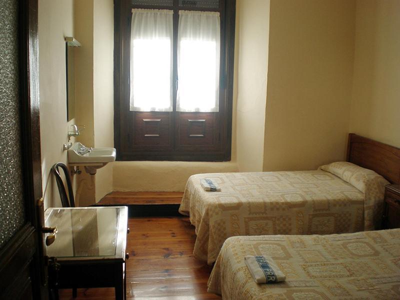 Hostal Paris Jaca Rum bild