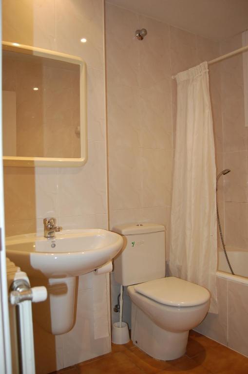 Hostal Paris Jaca Exteriör bild